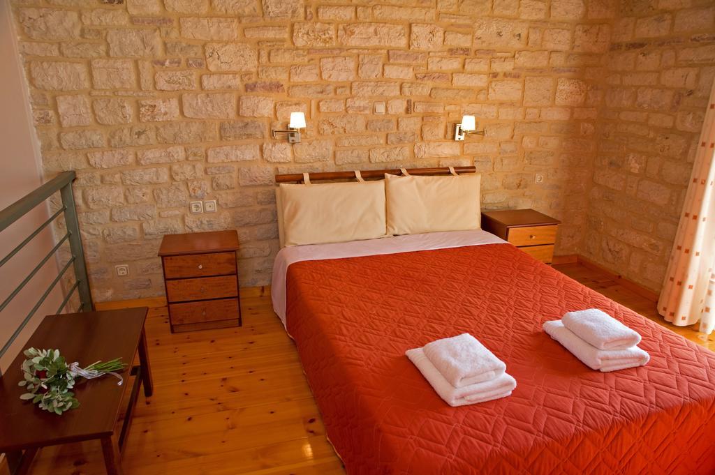 Enastron Villas Kyparissia Room photo