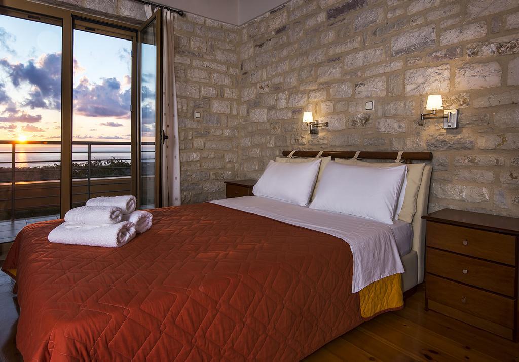 Enastron Villas Kyparissia Exterior photo