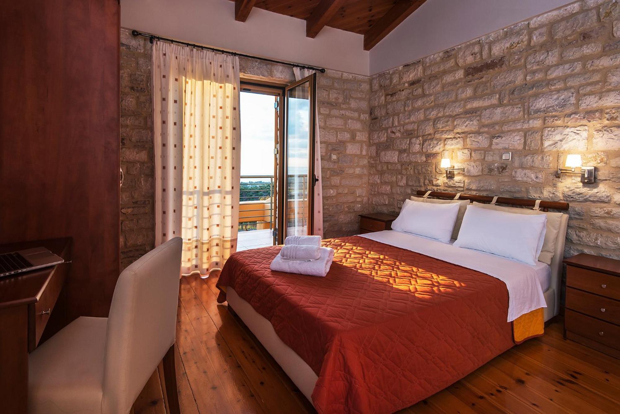 Enastron Villas Kyparissia Exterior photo