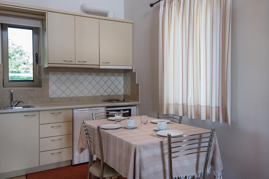 Enastron Villas Kyparissia Exterior photo