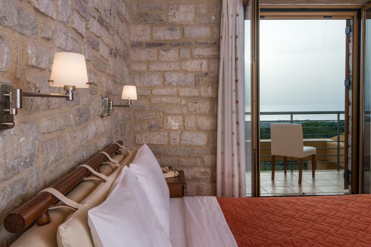 Enastron Villas Kyparissia Exterior photo