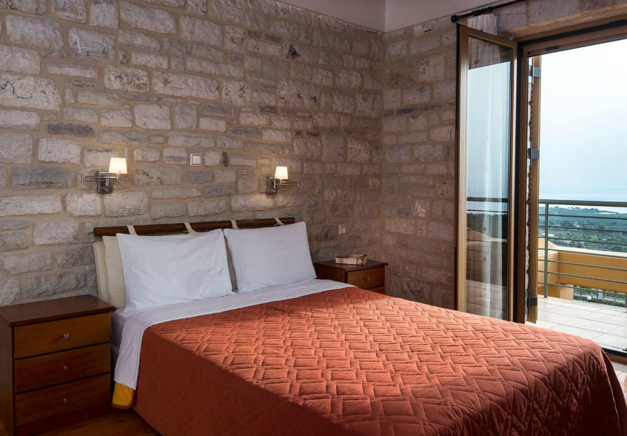 Enastron Villas Kyparissia Exterior photo